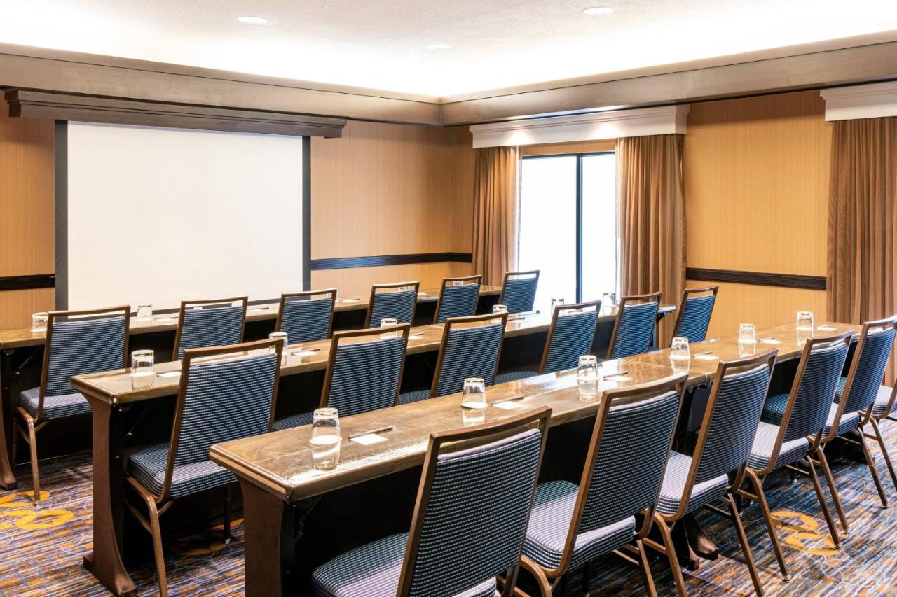 Country Inn & Suites By Radisson, Columbus-Edinburgh Eksteriør bilde