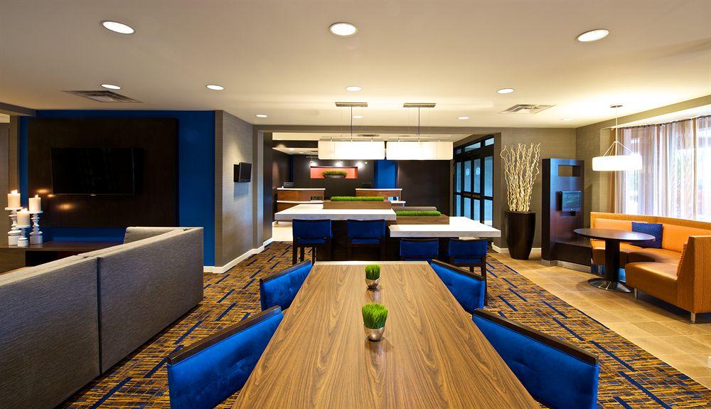 Country Inn & Suites By Radisson, Columbus-Edinburgh Eksteriør bilde