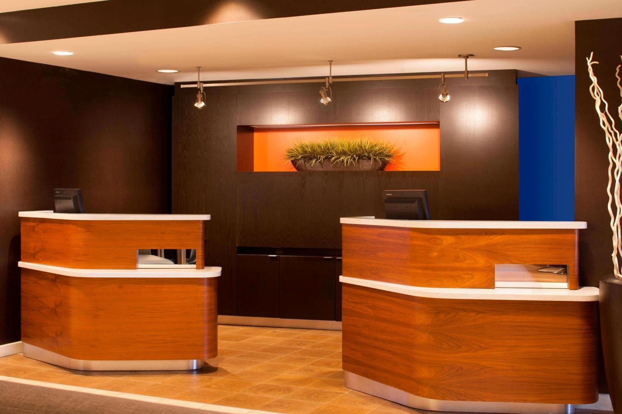 Country Inn & Suites By Radisson, Columbus-Edinburgh Eksteriør bilde