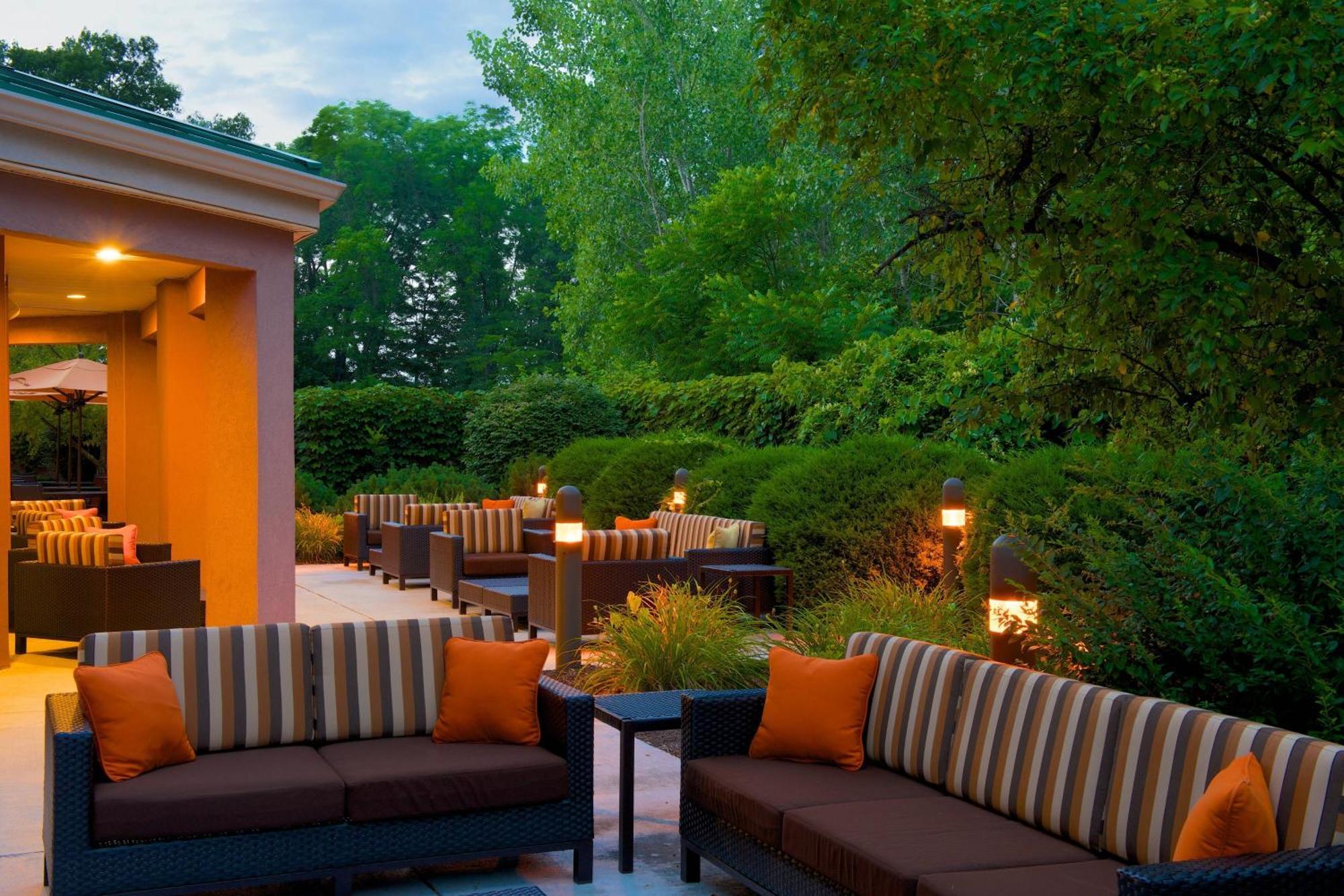Country Inn & Suites By Radisson, Columbus-Edinburgh Eksteriør bilde