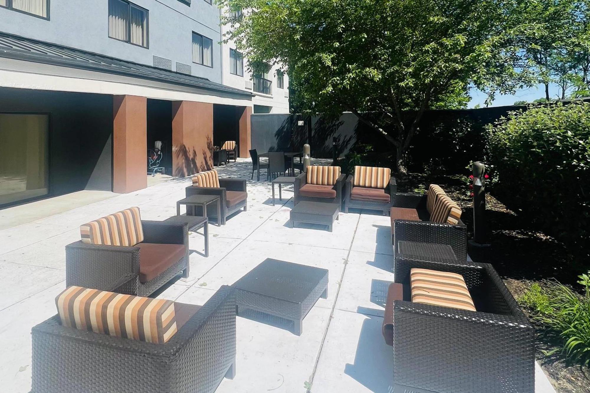 Country Inn & Suites By Radisson, Columbus-Edinburgh Eksteriør bilde