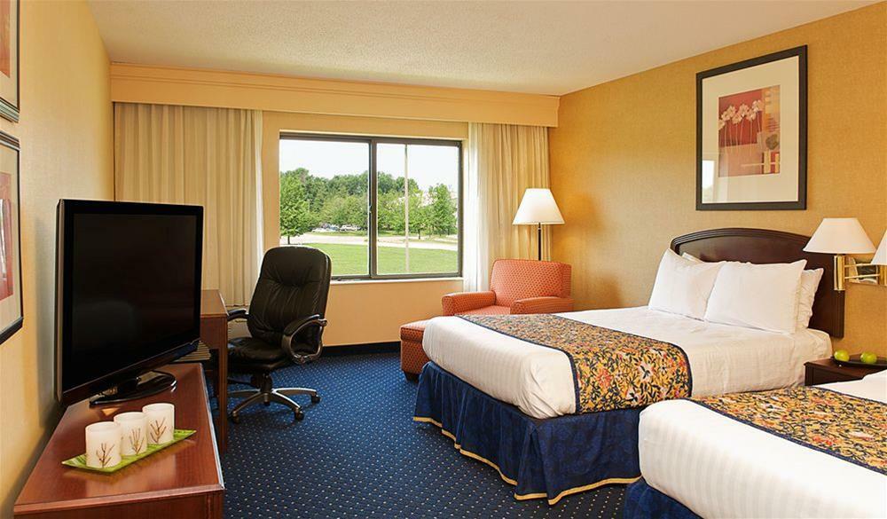 Country Inn & Suites By Radisson, Columbus-Edinburgh Eksteriør bilde